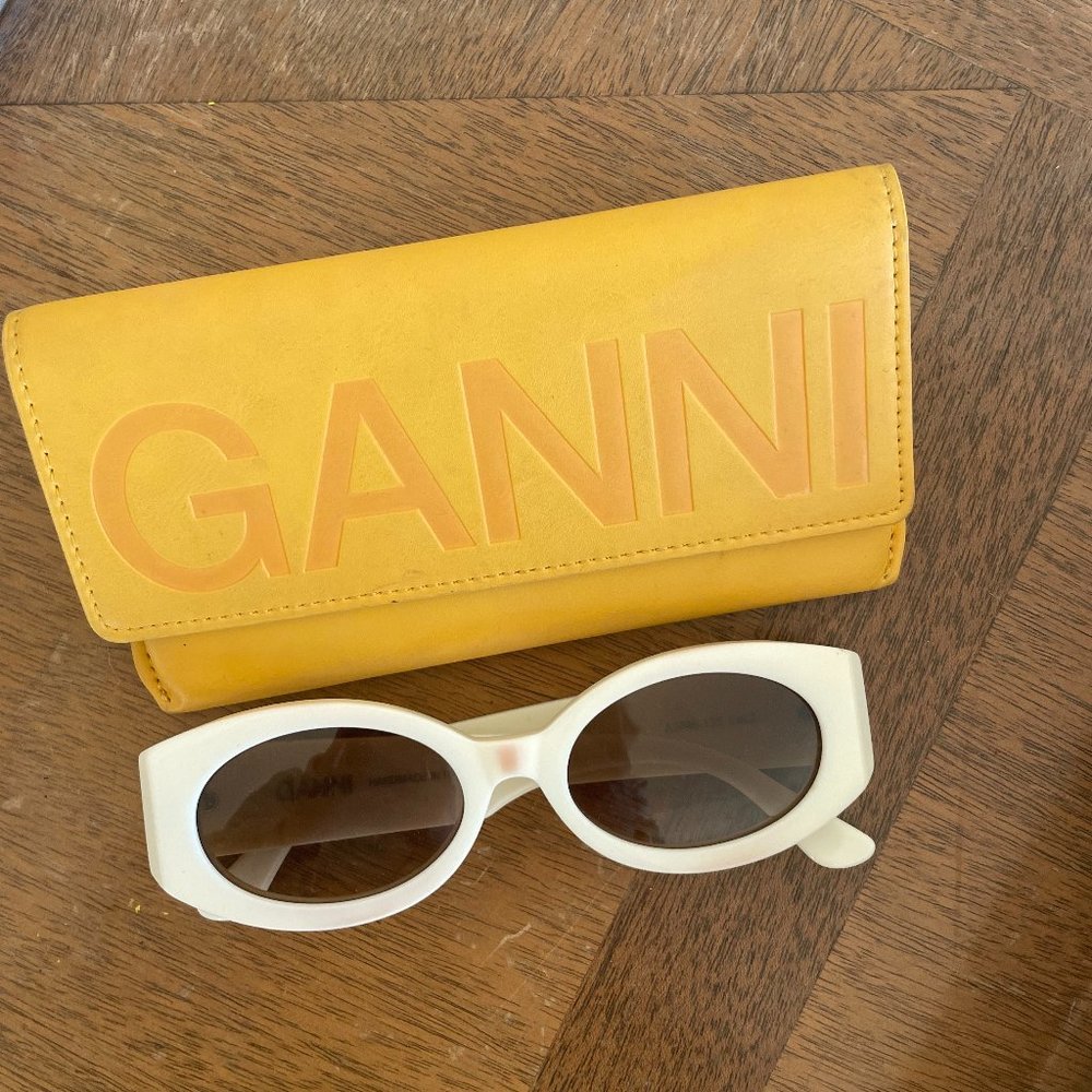 Ganni Oval Sunglasses - Biodegradable Acetate